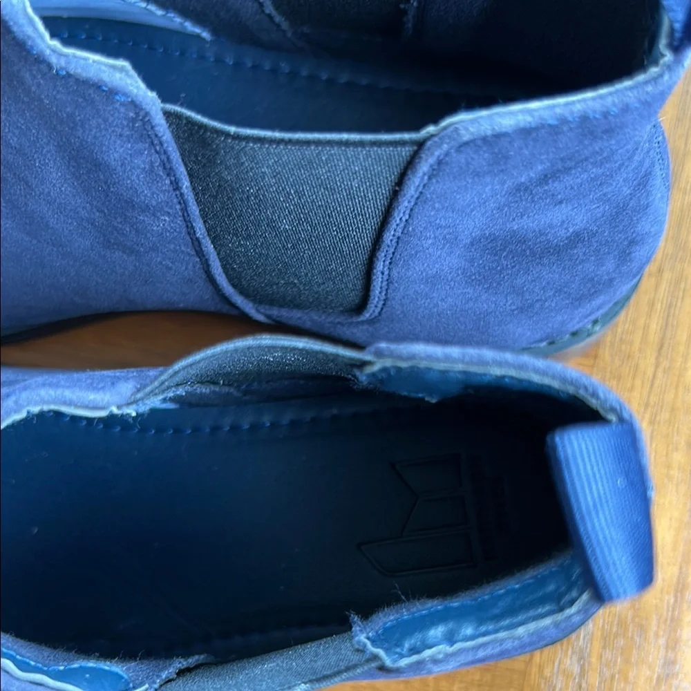 Harrison Myles Men’s Chelsea Boots Size 10 Navy Blue Faux Suede NWOT